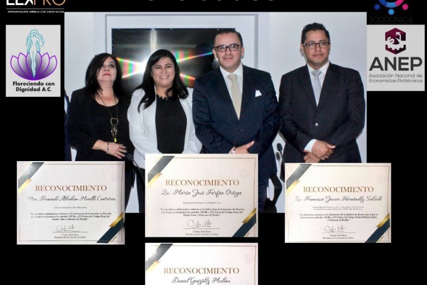 Directivos de Lex Pro Humanitas reciben reconocimiento por iniciativa en contra de delitos sexuales en Puebla. Directivos de Lex Pro Humanitas reciben reconocimiento por iniciativa en contra de delitos sexuales en Puebla.